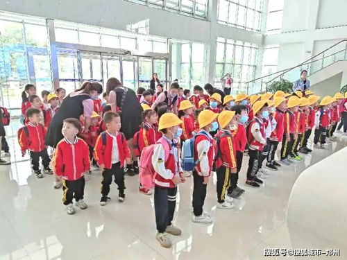 河南教育聯(lián)盟攜手三林幼兒園走進花花牛工廠,喝有品質(zhì)的牛奶做有溫度的教育